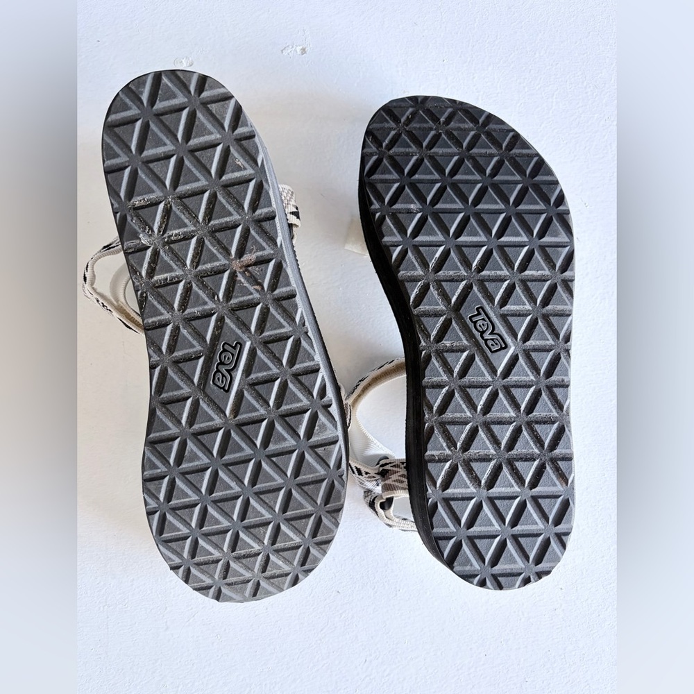 Teva Original Universal Women’s 10 Aztec print Strappy Sandals Black/White EUC - Picture 5 of 8